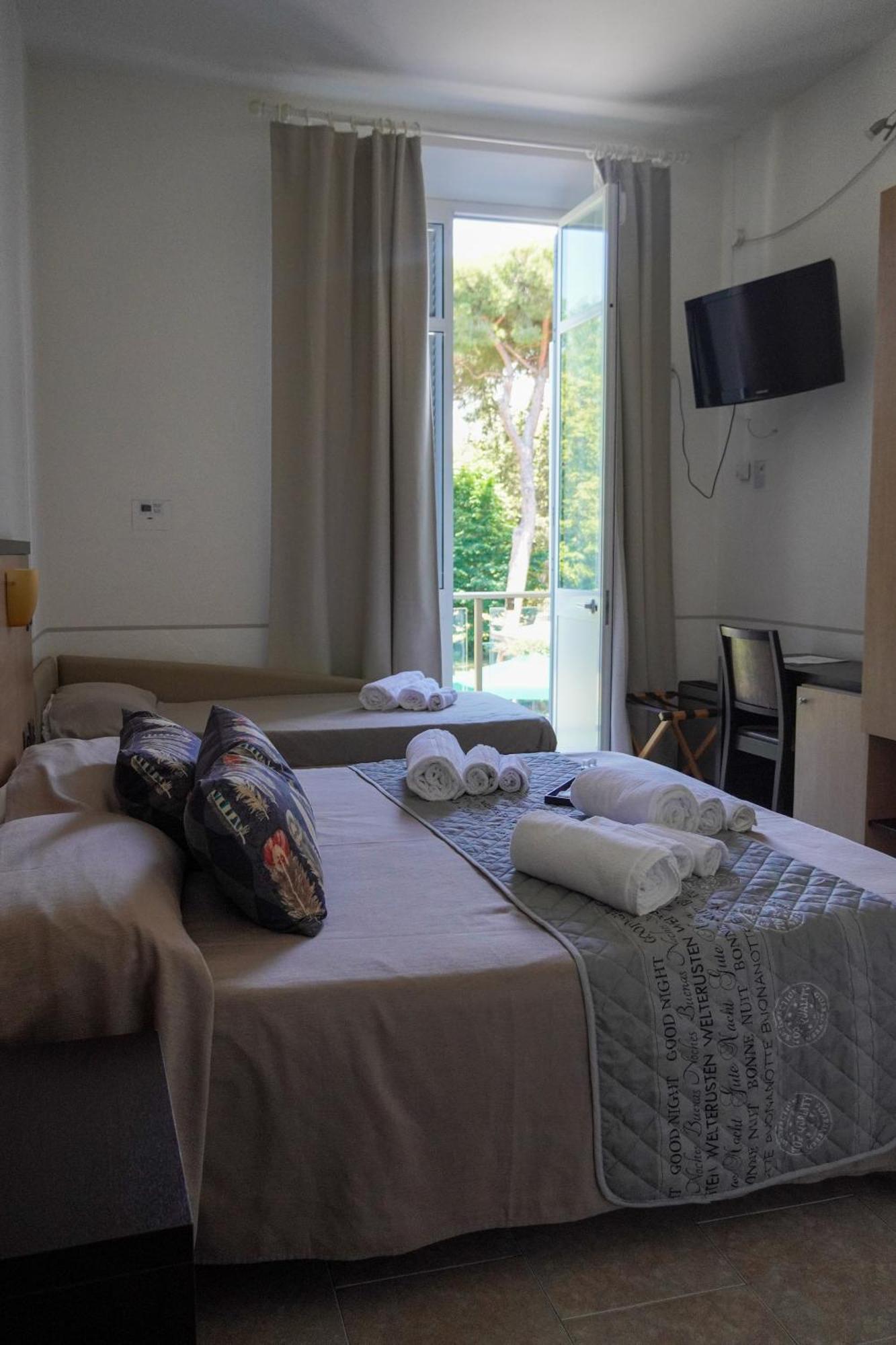Hotel Cilene ヴィアレッジョ エクステリア 写真